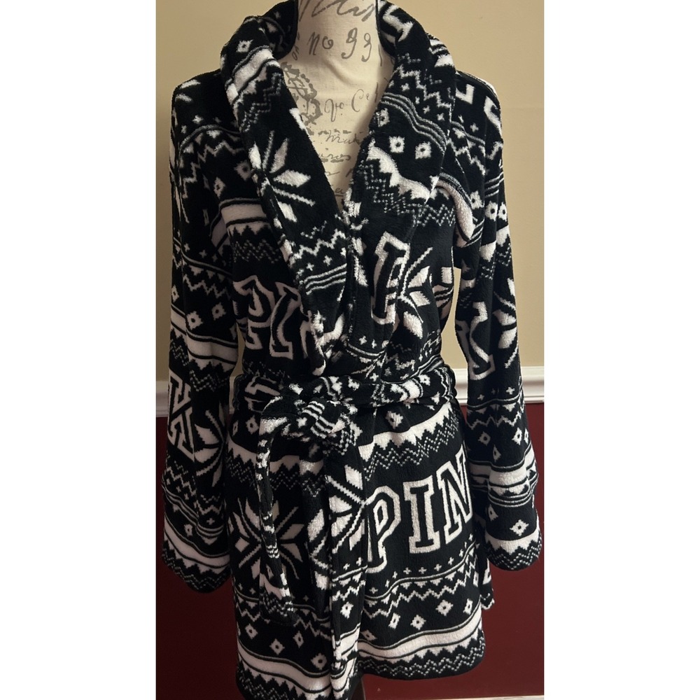 Victoria Secret PINK Fleece Robe M/L Black White Snowflake Short Tie Soft